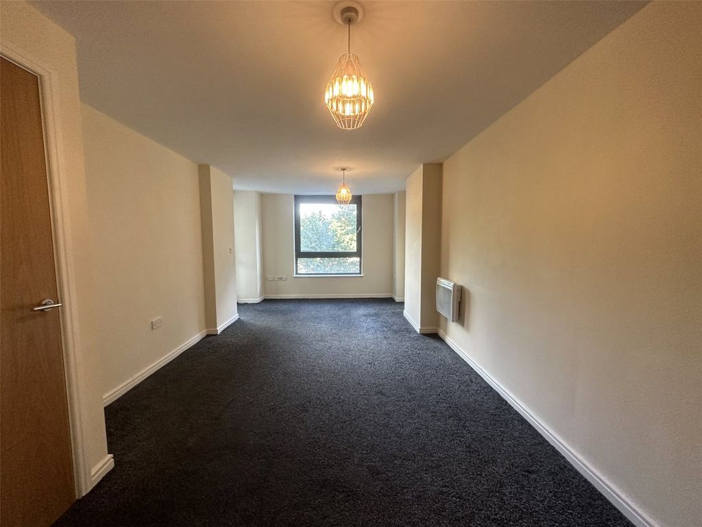 Property photo 2 of 10 Lounge