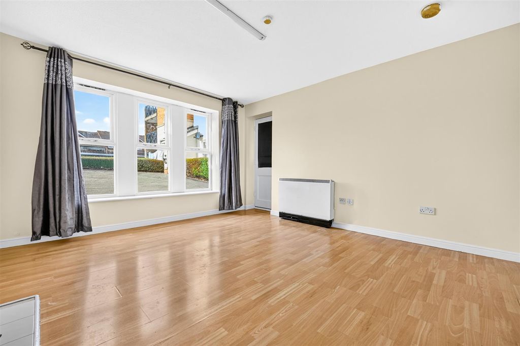 Property photo 2 of 11 0-4.Jpg