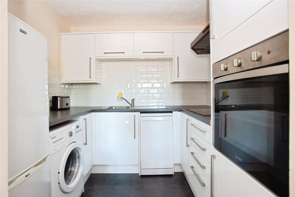 Property photo 3 of 13 Kitchen