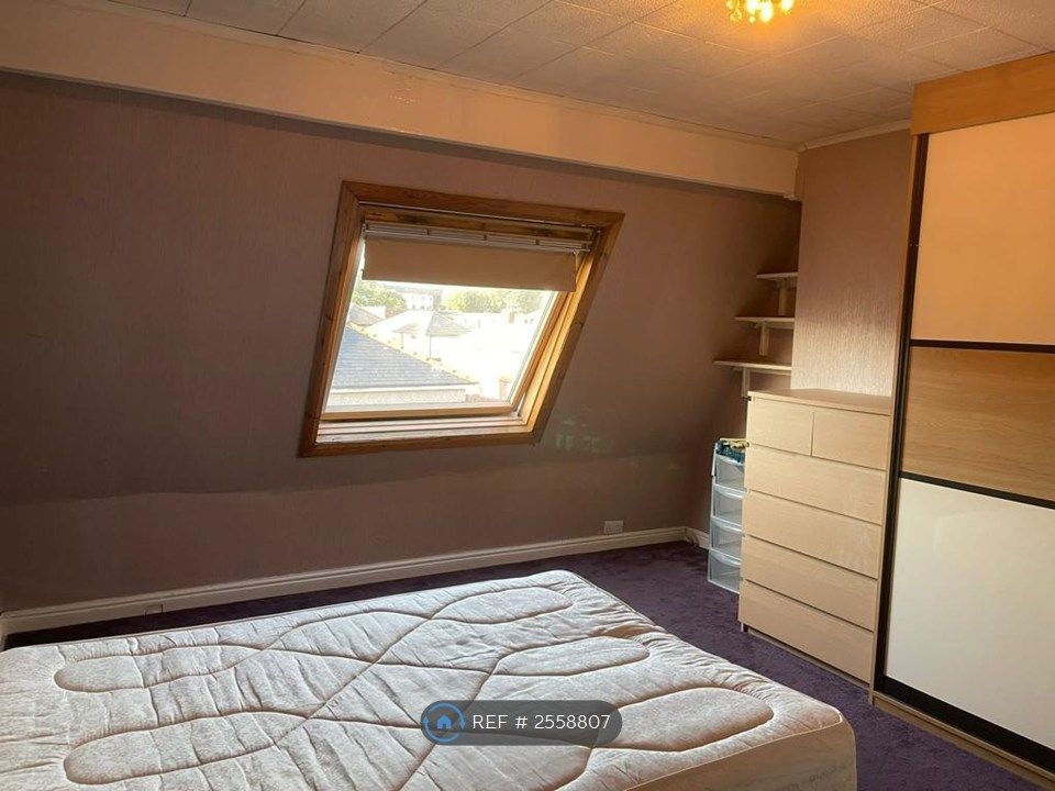 Property photo 3 of 7 Room Windows