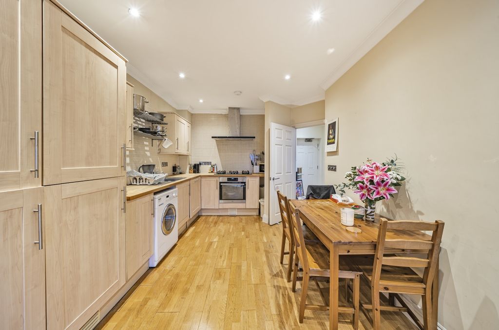 Property photo 3 of 13 Kitchen
