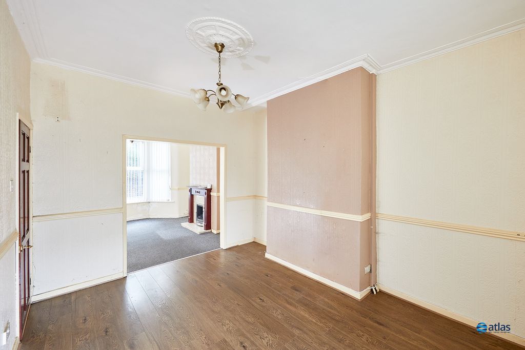 Property photo 3 of 14 Dining Room