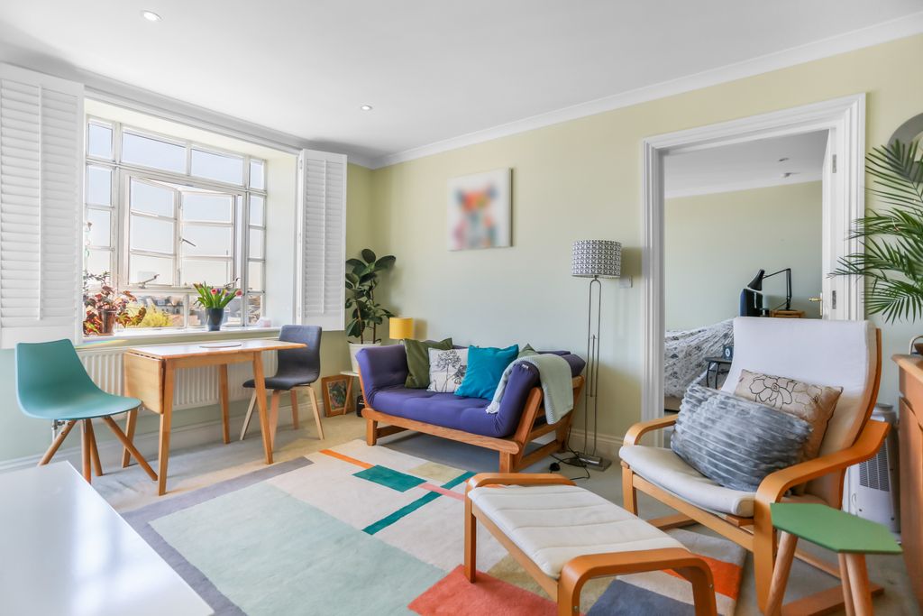 Property photo 2 of 12 296A62412