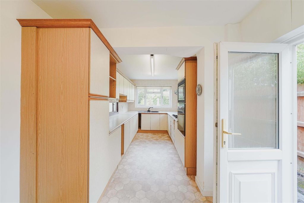 Property photo 3 of 21 Kitchen