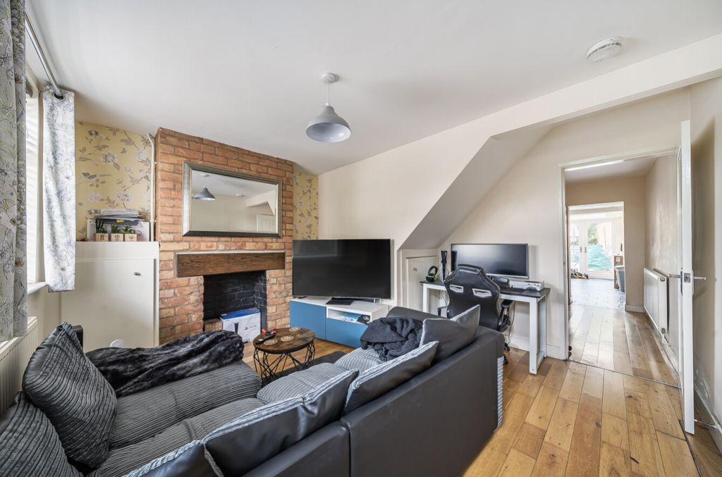 Property photo 2 of 16 1324627-2-6894B040c5232