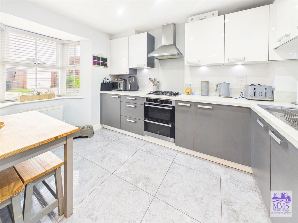 Property photo 2 of 19 Cam04098G0-Pr0164-Still009.Jpg