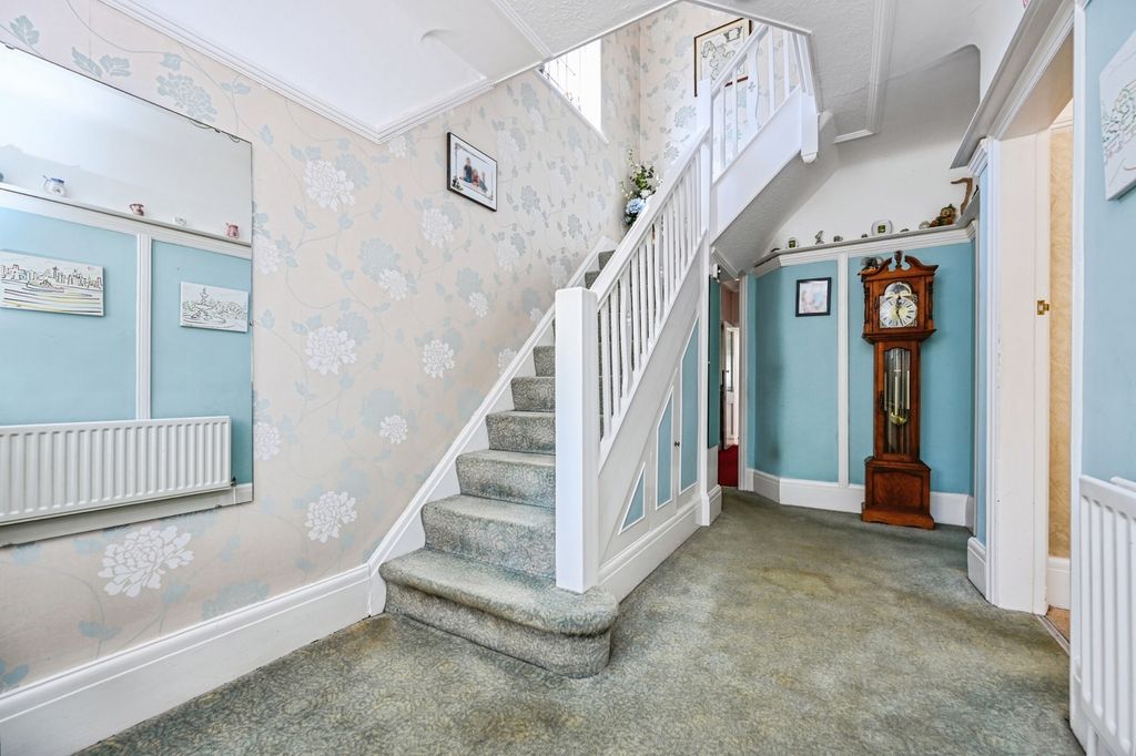 Property photo 2 of 20 Pbox-Img.Jpg