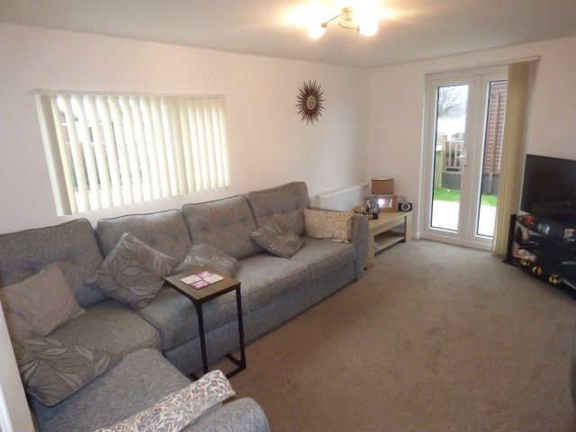 Property photo 3 of 23 Lounge