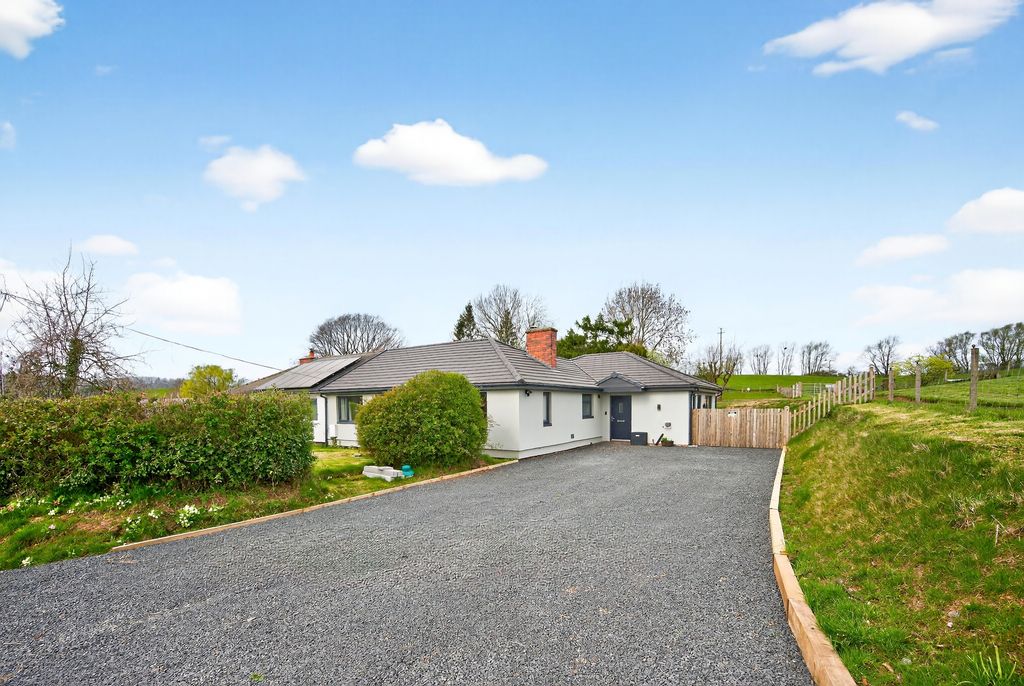 Property photo 2 of 24