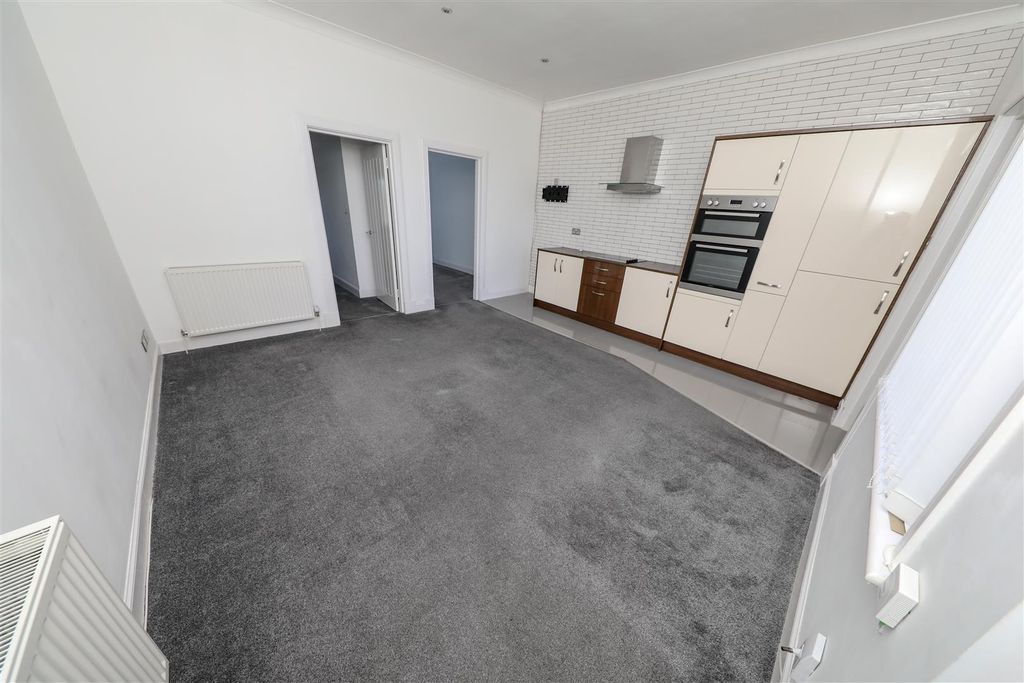 Property photo 3 of 17 c