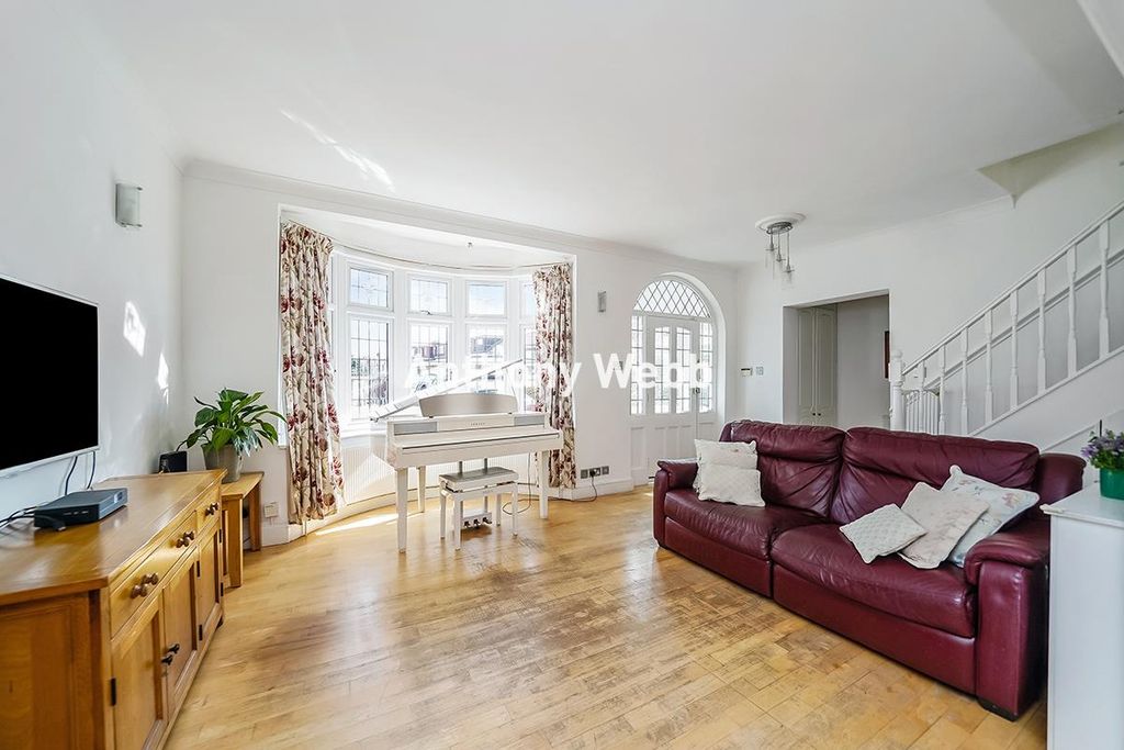 Property photo 1 of 27 Living Area