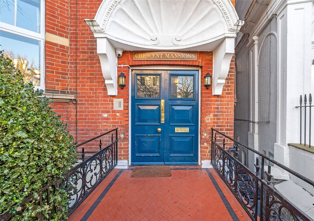 Property photo 2 of 7 Entrance