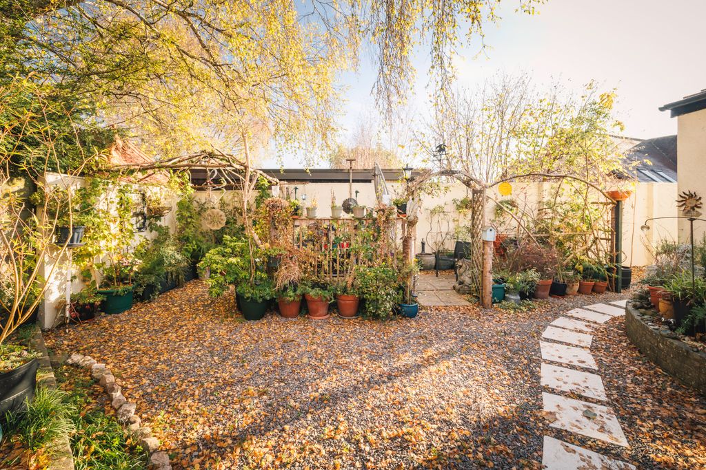 Property photo 3 of 12 Picture No. 12