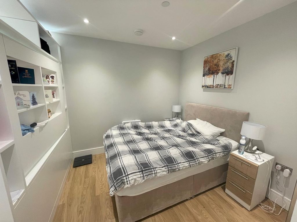 Property photo 3 of 5