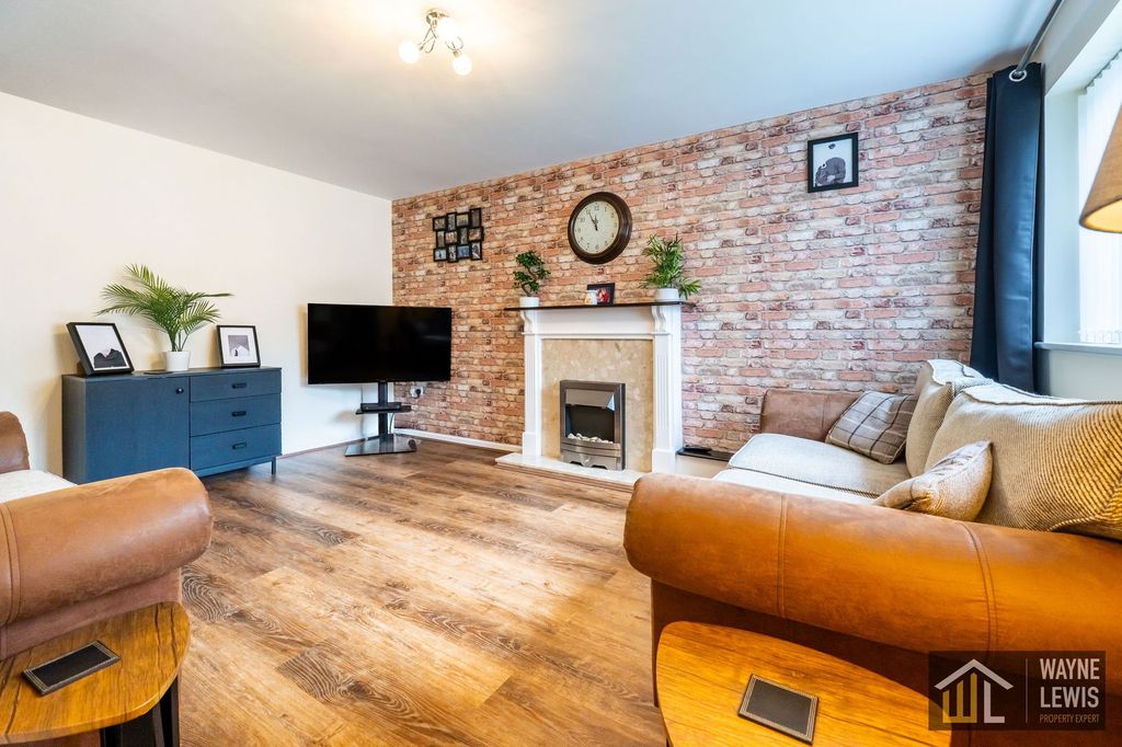 Property photo 2 of 33