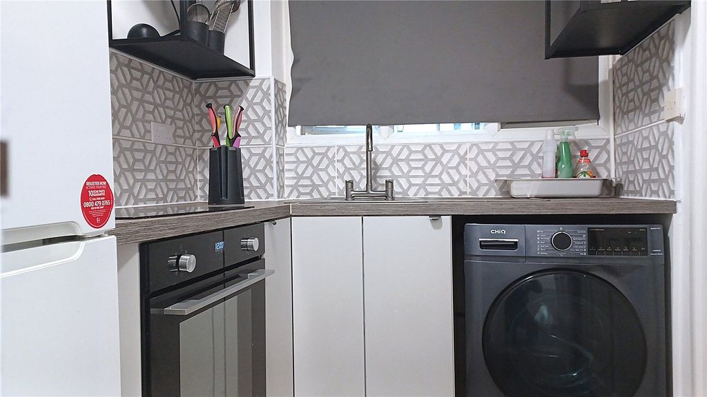 Property photo 2 of 12 Picture No. 02