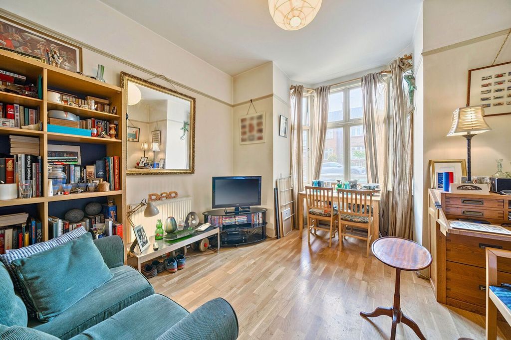 Property photo 2 of 10