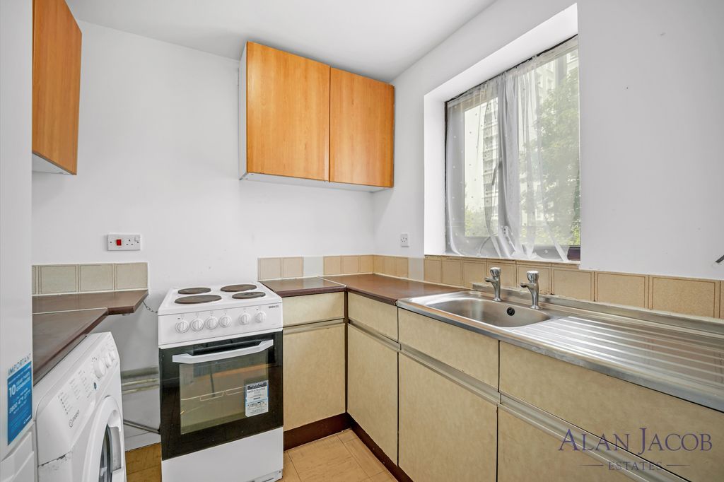 Property photo 2 of 19