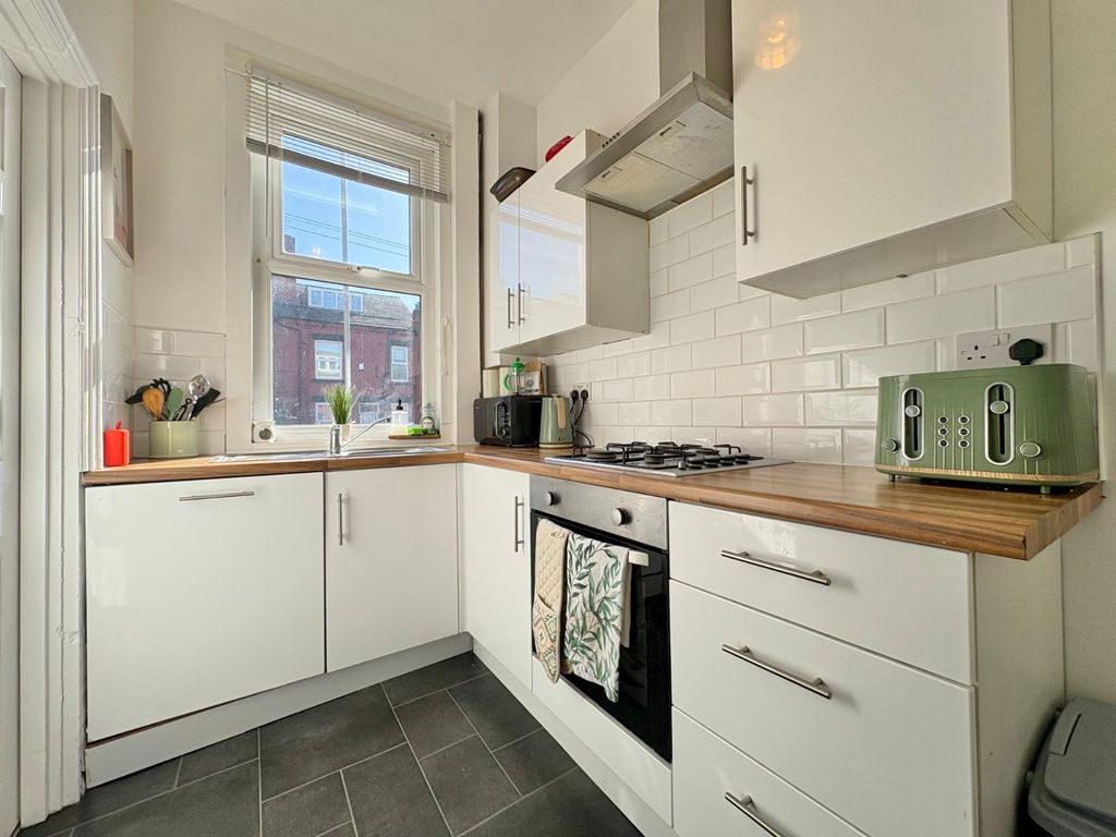 Property photo 2 of 15 Picture No. 18