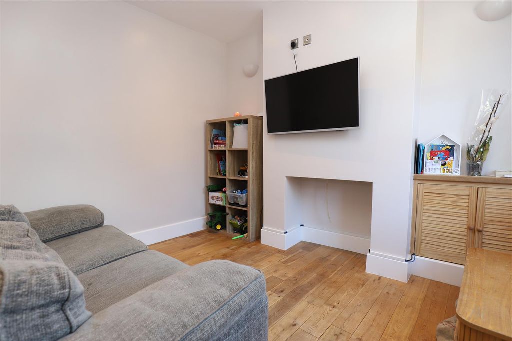 Property photo 2 of 11 Img_1383.Jpg