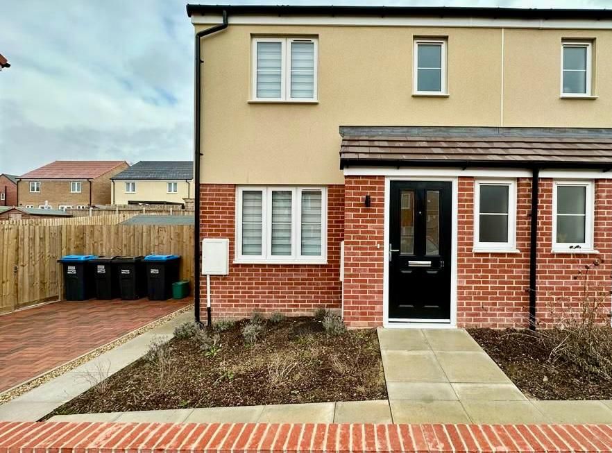 Property photo 1 of 9 3 Bedroom House For Rent In Harlow