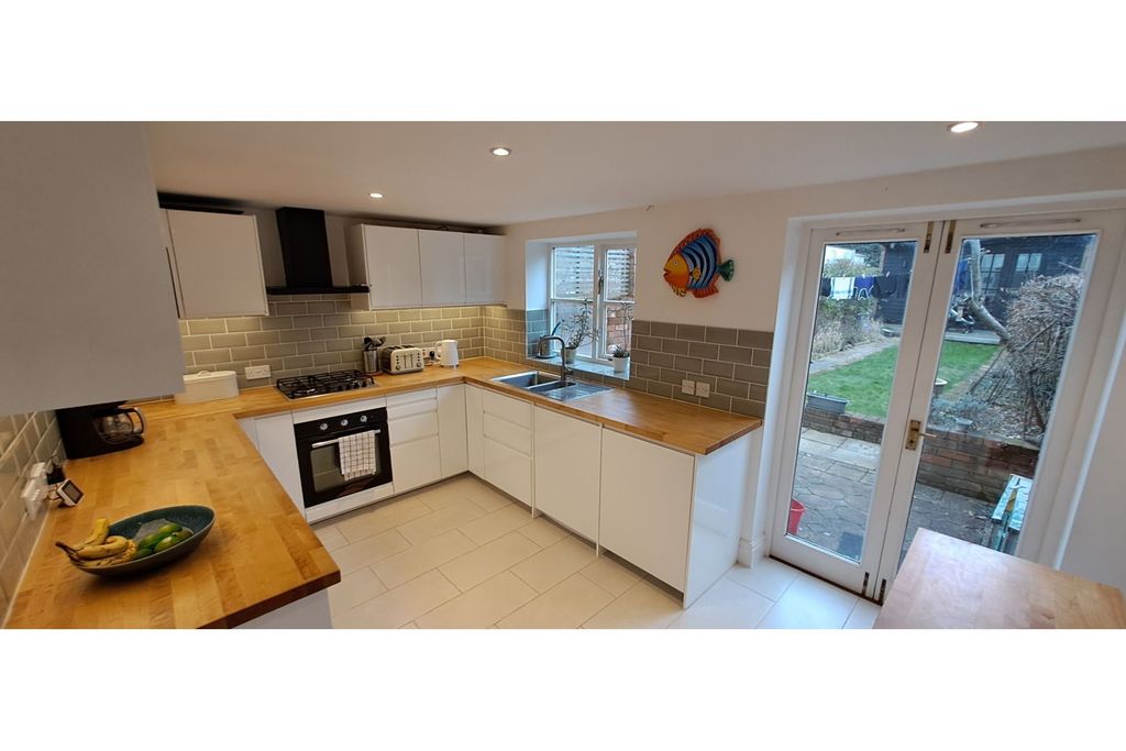 Property photo 2 of 16 Kitchen