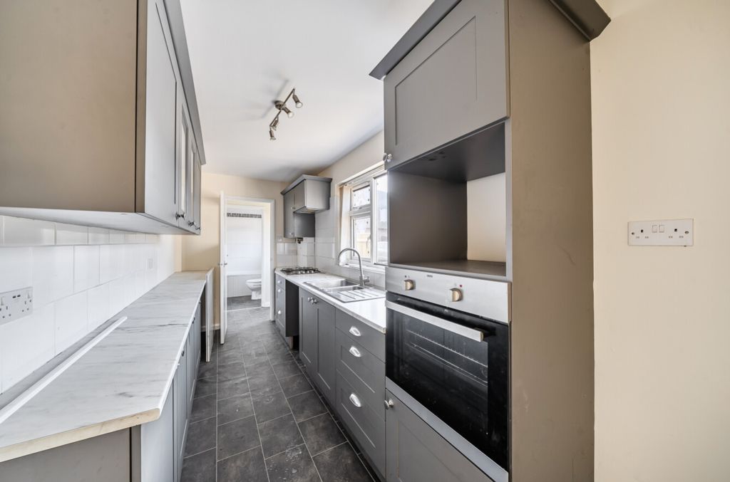 Property photo 2 of 9 1421523-5-69A9A2834Be43