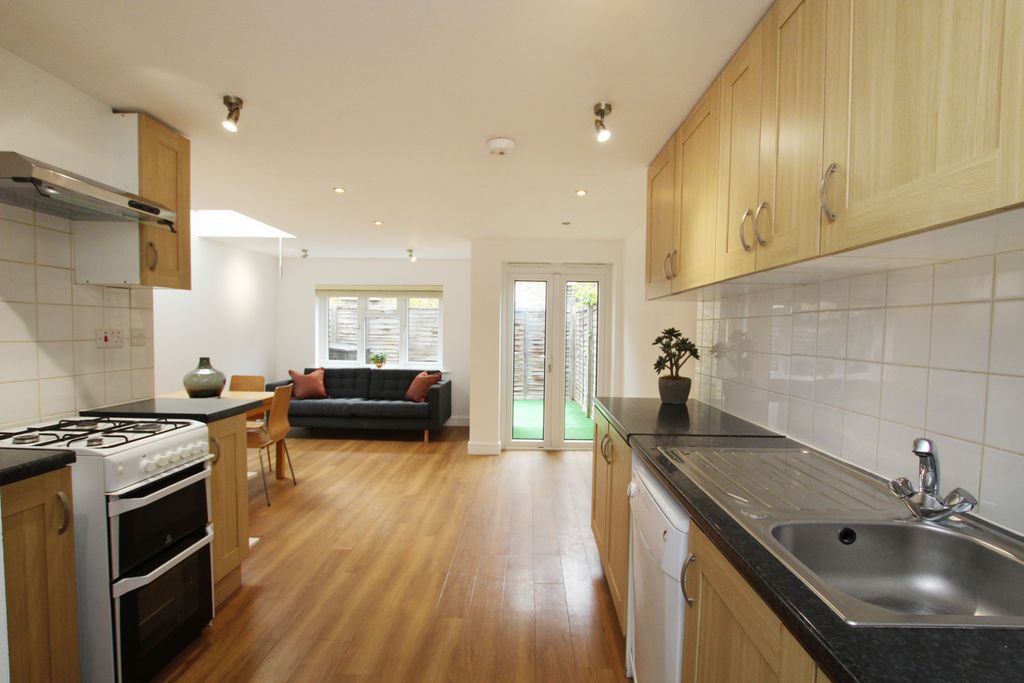 Property photo 2 of 7