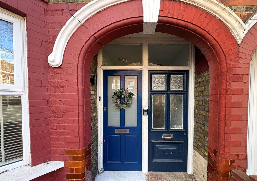 Property photo 2 of 22 Picture No. 23