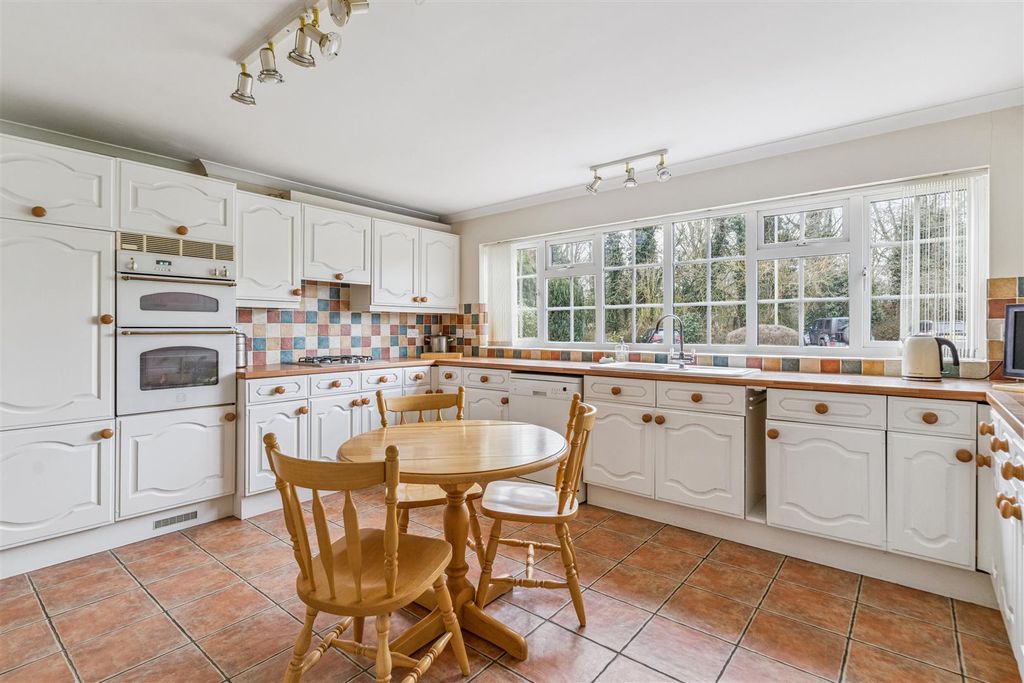 Property photo 3 of 25