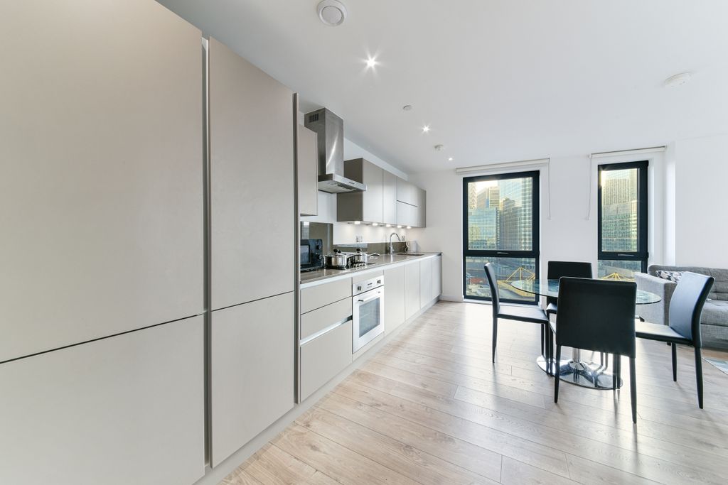 Property photo 2 of 8 Kitchen