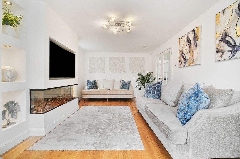 Property photo 3 of 29