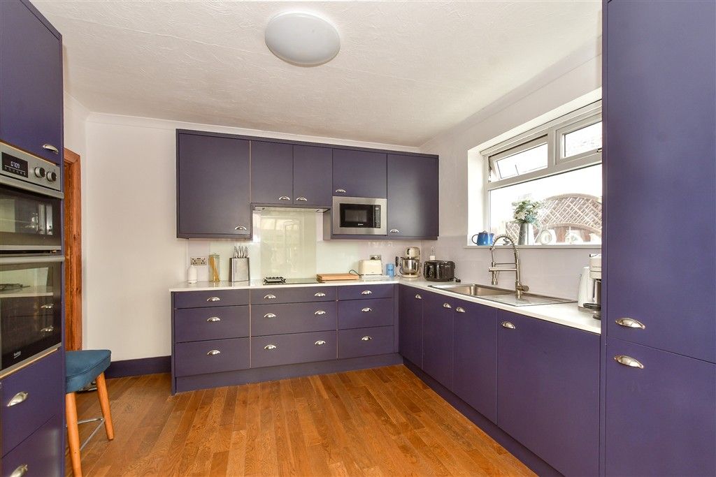 Property photo 3 of 13 Kitchen