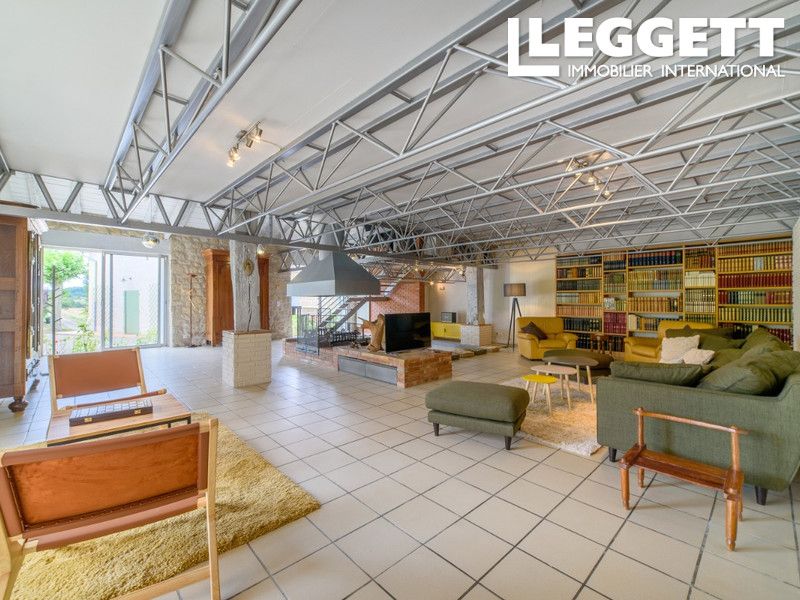 Property photo 2 of 10