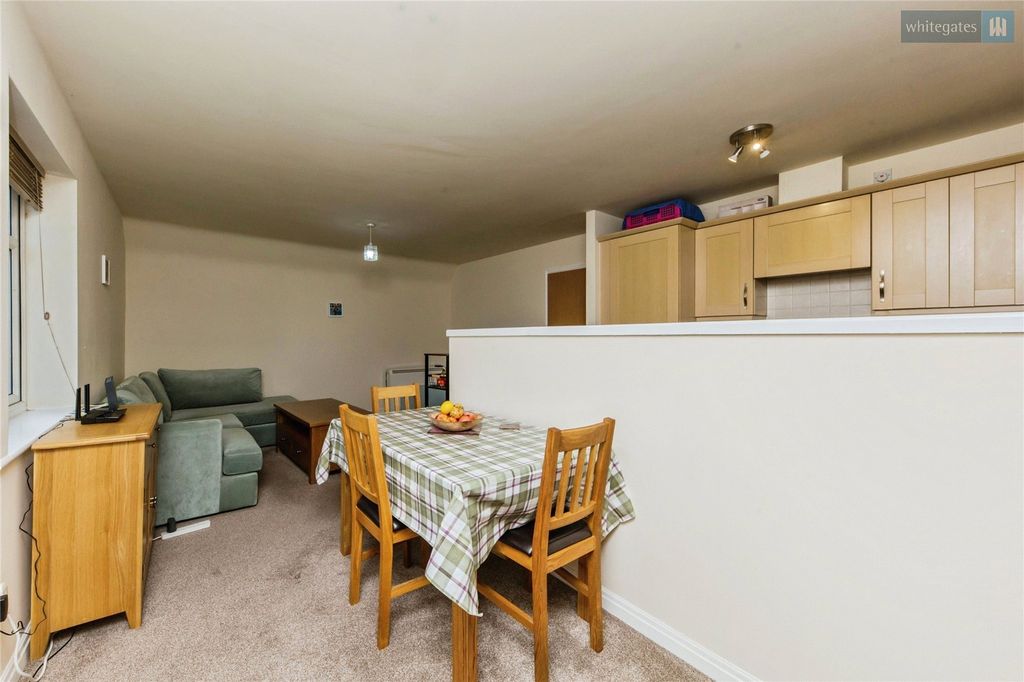 Property photo 3 of 16 Picture No. 21