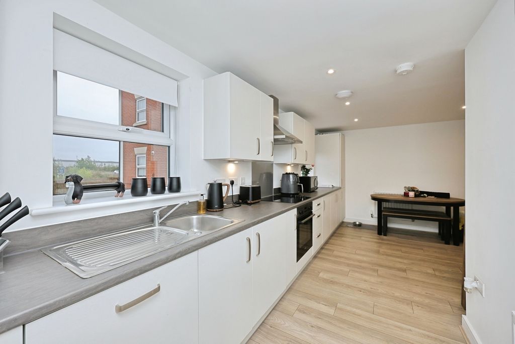 Property photo 2 of 9 Pbox-Img.Jpg