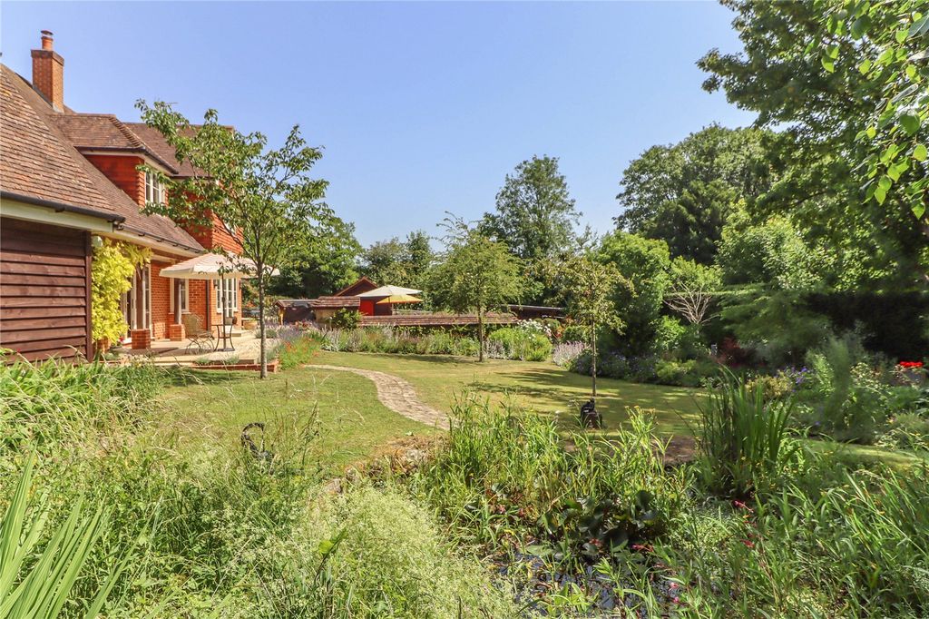 Property photo 2 of 39 Picture No. 37