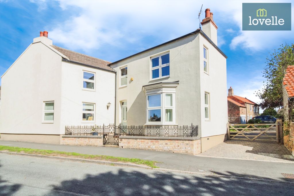 Property photo 1 of 28