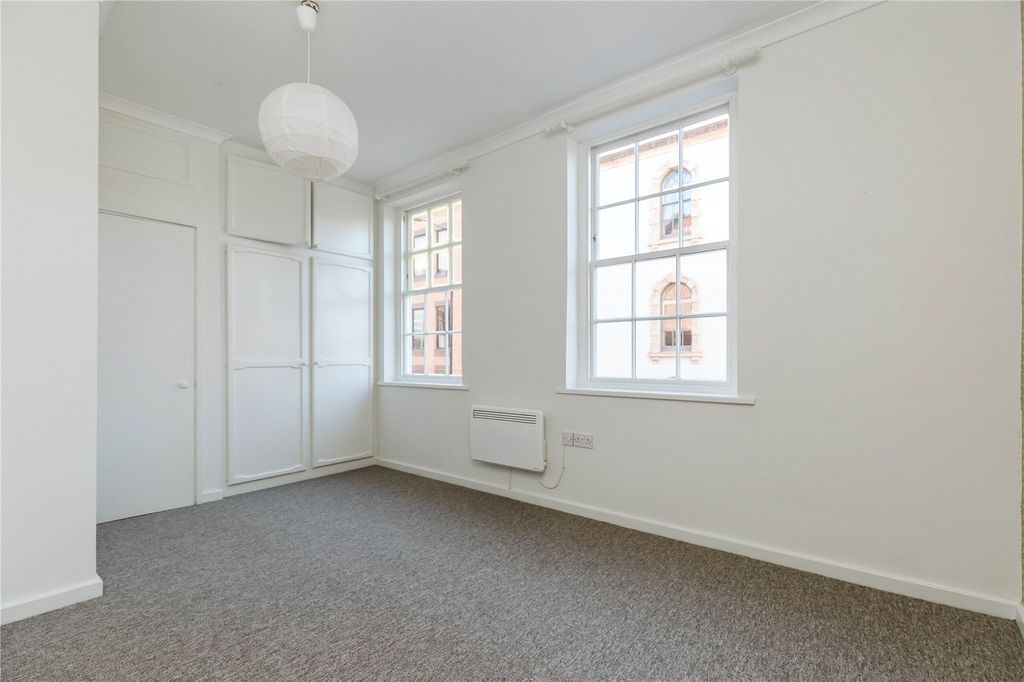 Property photo 2 of 14 Picture No. 41