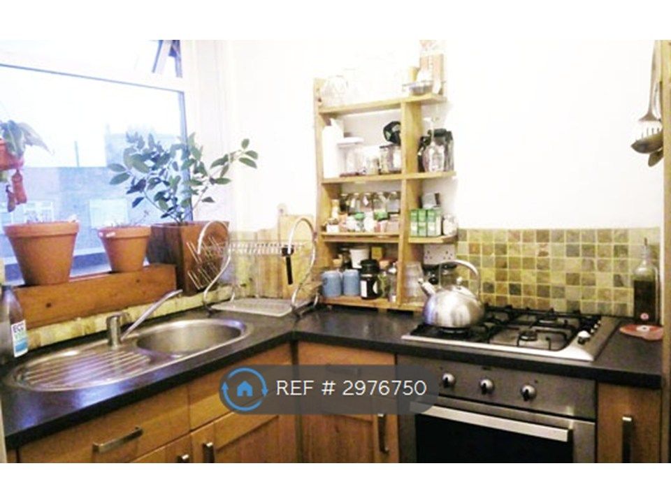 Property photo 2 of 5 Kitchen