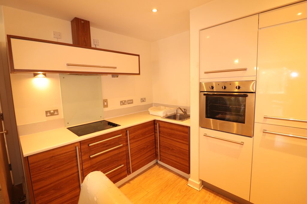 Property photo 3 of 9 Photo 03