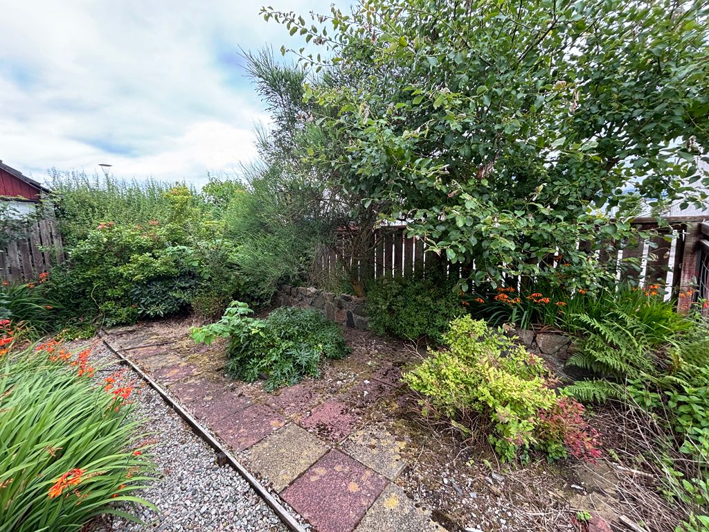 Property photo 2 of 31