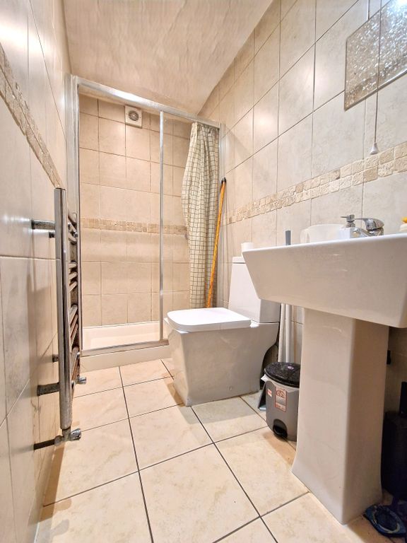 Property photo 3 of 8 Gallery