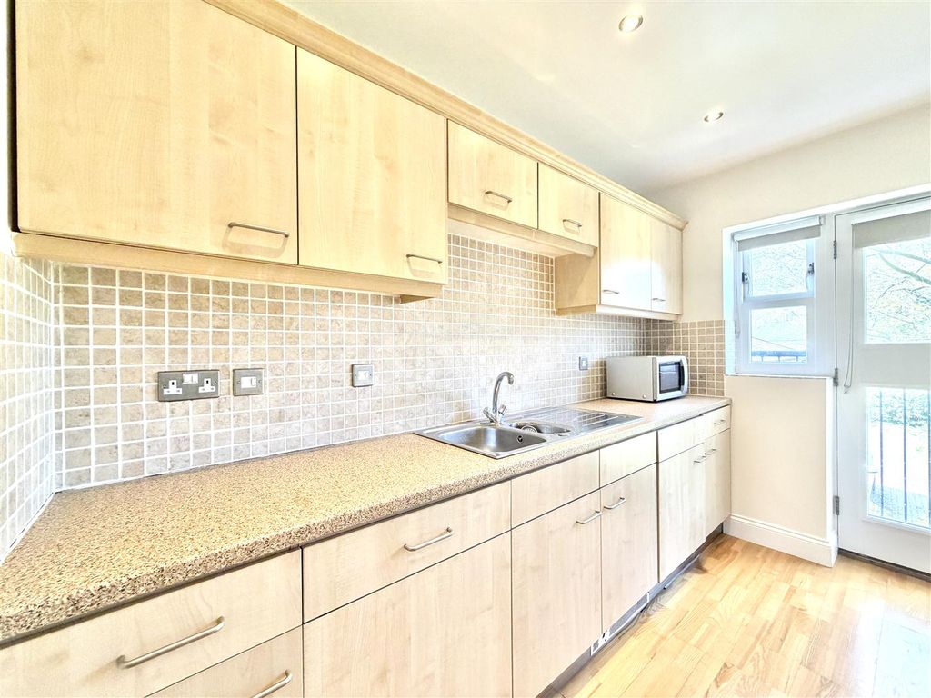 Property photo 2 of 18 Kitchen 2.Jpg