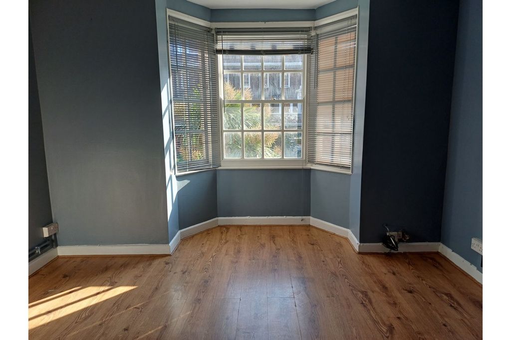 Property photo 1 of 15 Living Room