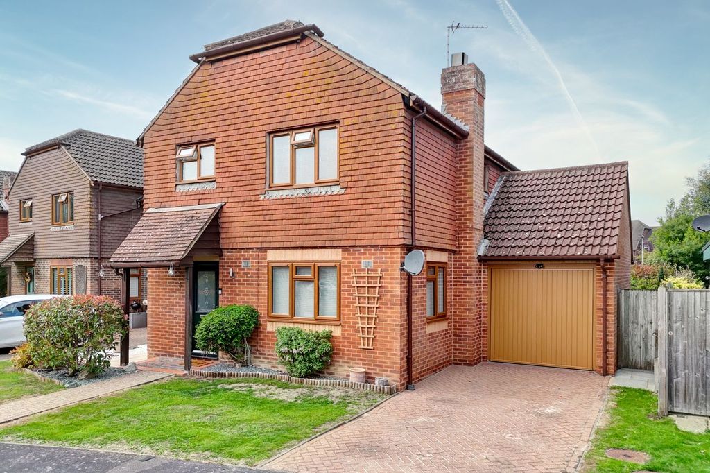 Property photo 1 of 32