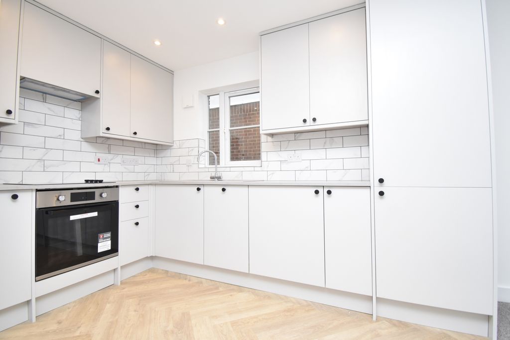 Property photo 1 of 7 Kitchen