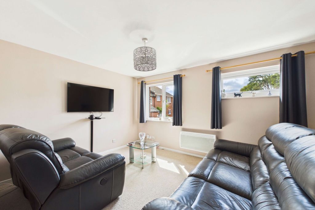 Property photo 3 of 11
