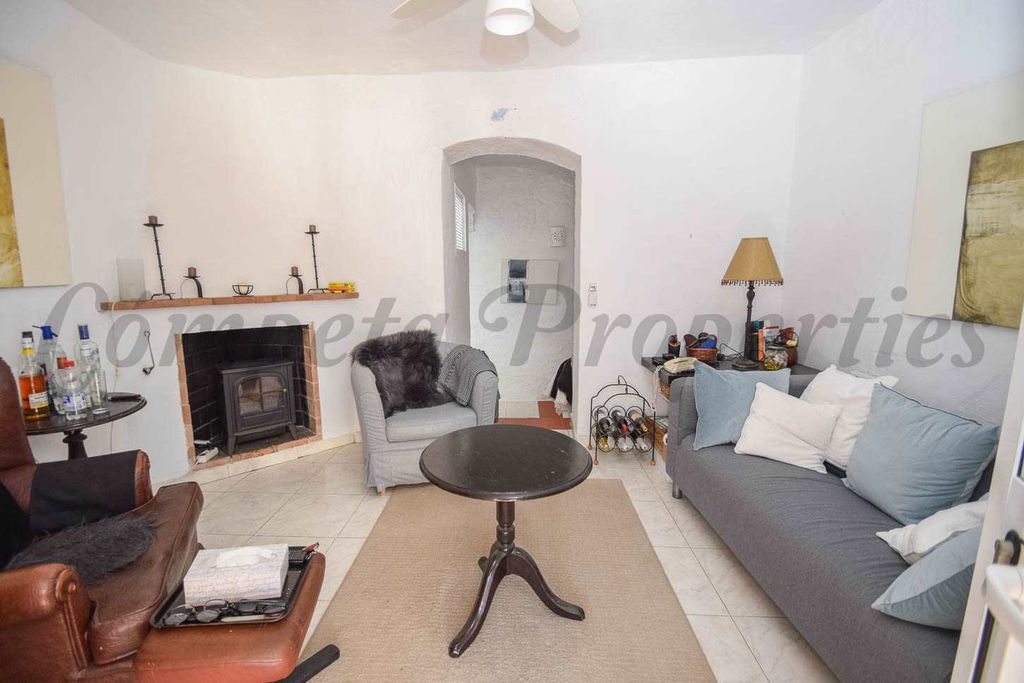 Property photo 3 of 20