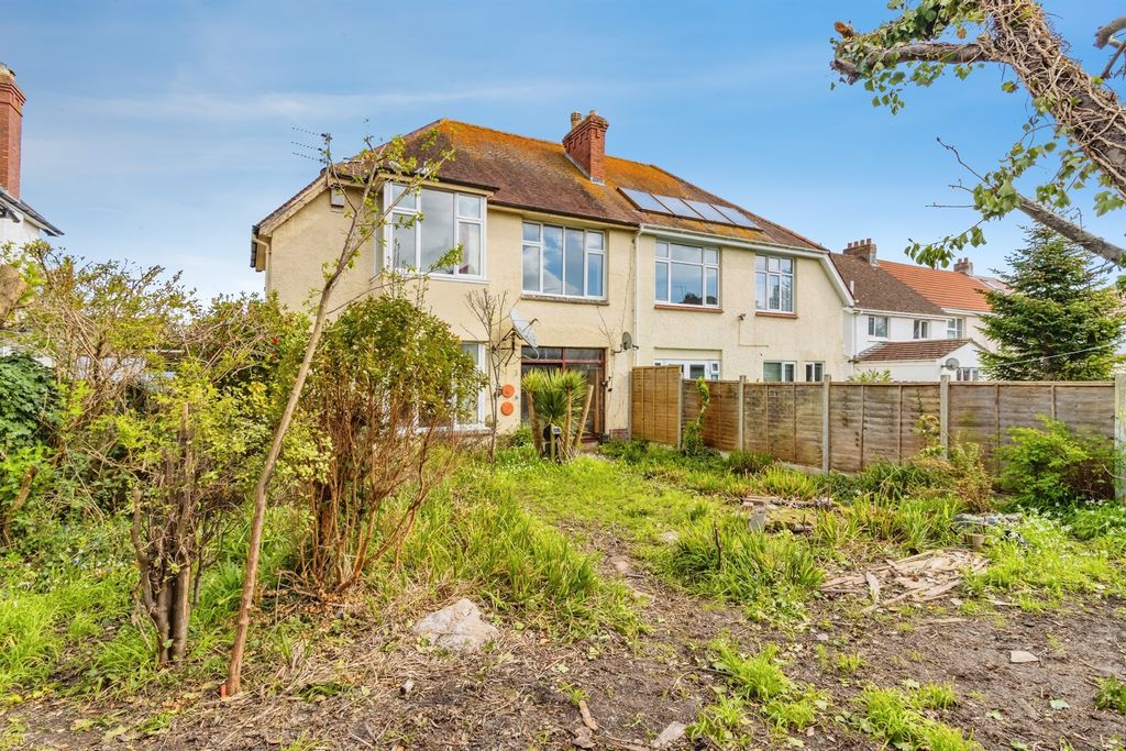 Property photo 2 of 26